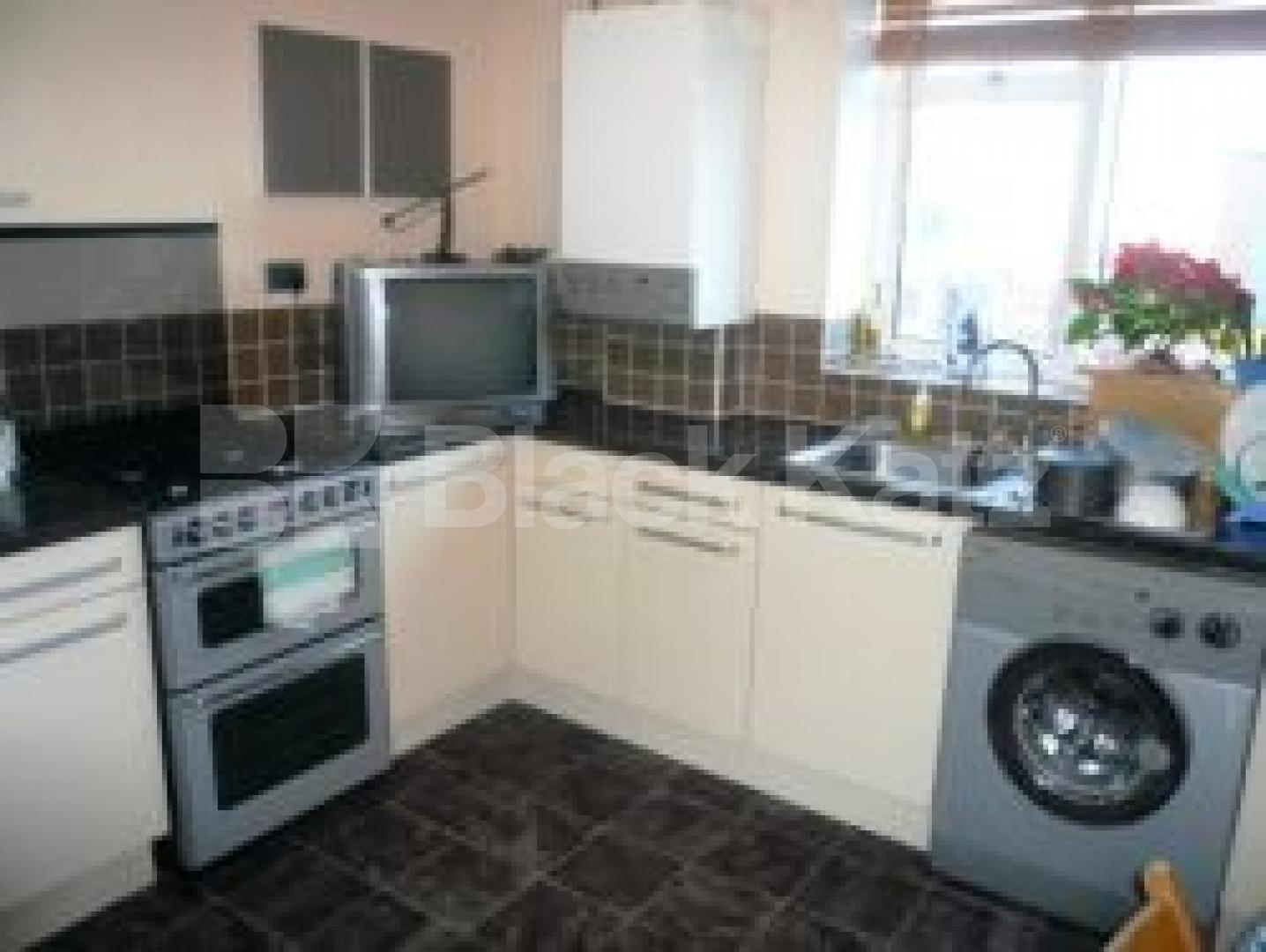 			2 Bedroom, 1 bath, 1 reception Flat			 Palace Gates Road, ALEXANDRA PALACE N22